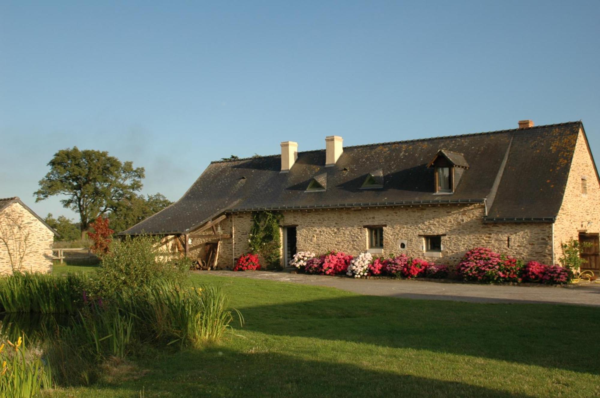 Grand Mainguet Bed and Breakfast Saint-Lambert-la-Potherie Exteriör bild