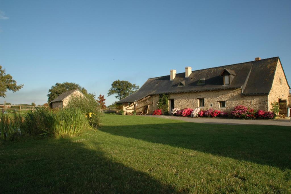 Grand Mainguet Bed and Breakfast Saint-Lambert-la-Potherie Exteriör bild